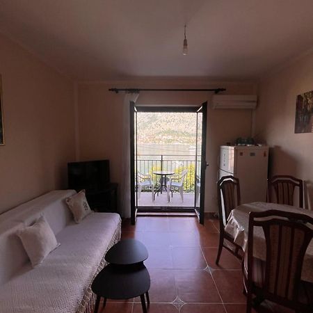 Apartment With Sea View كوتور المظهر الخارجي الصورة